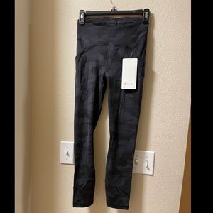 Power Thru High-Rise Tight with pockets NWT